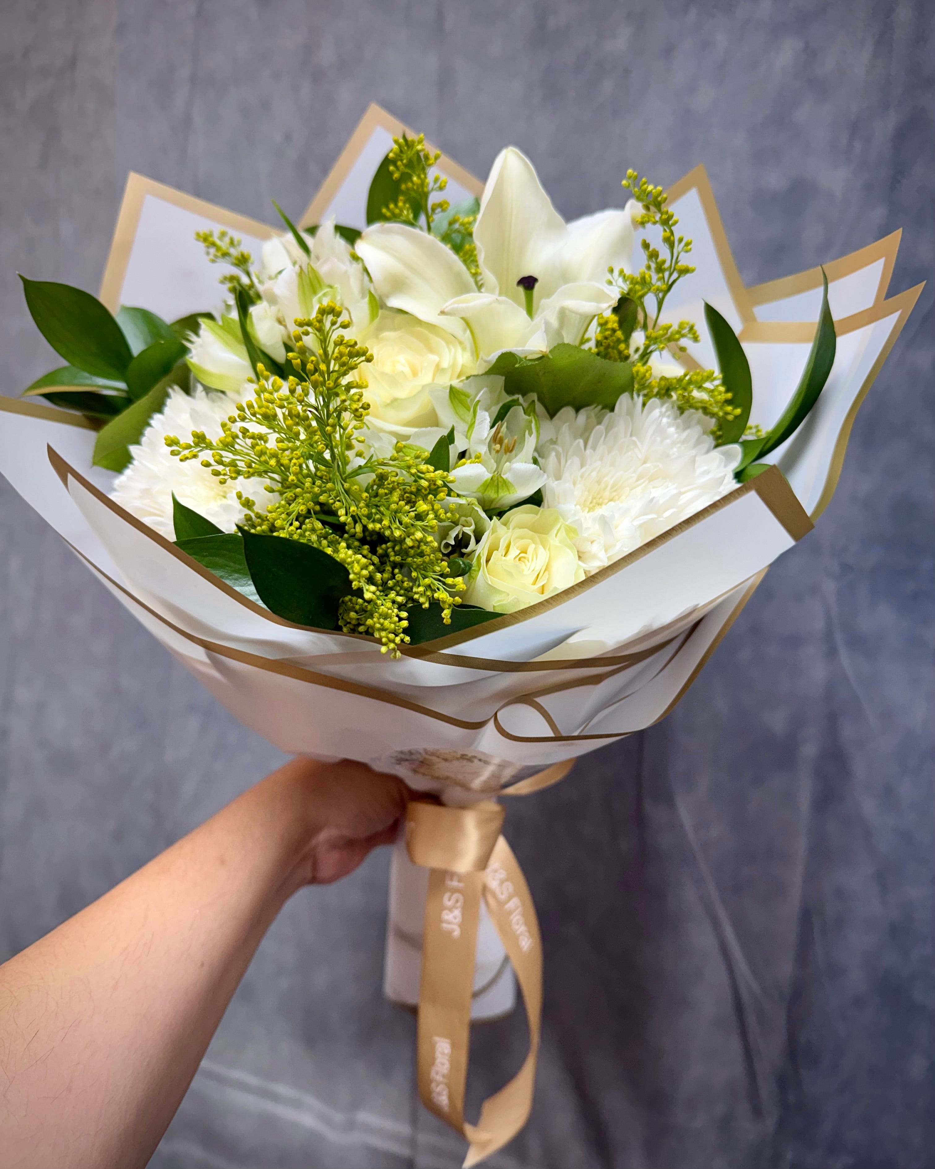 White Blooms Bouquet