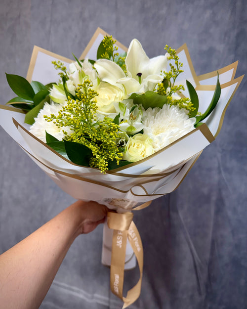 White Blooms Bouquet
